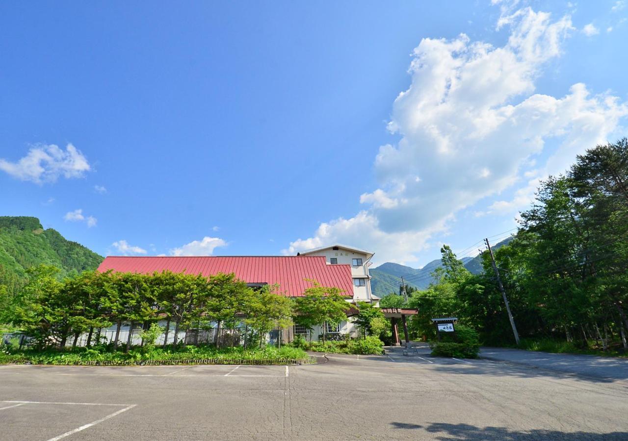 筋肉と自然と遊ぶ宿 田島館 Такаяма Экстерьер фото
